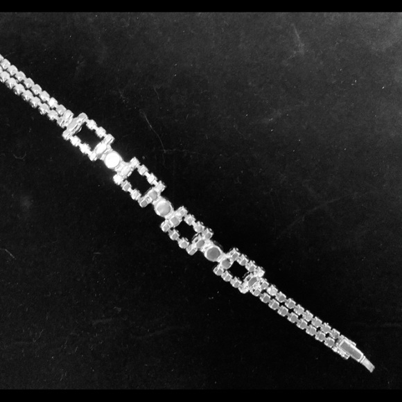 Carol Deb hallmarked rhinestone bracelet almost 7” long - Picture 2 of 3